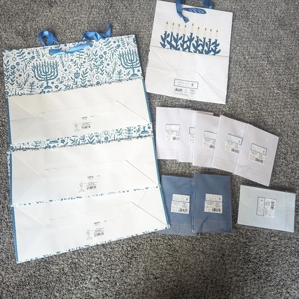 NWT Hanukkah Gifting Set 13 Pieces